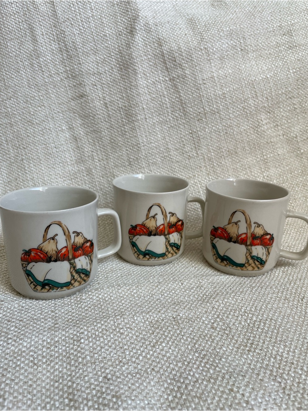 (3) Gibson Vintage Ceramic Fruit Apple Basket Mugs 8oz